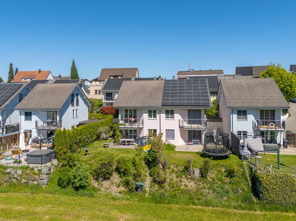 Ihr neues, sonnenverwöhntes Familienparadies im Grünen 10