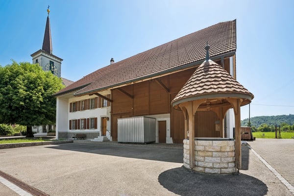 Vielseitige Liegenschaft in Niederbuchsiten 2