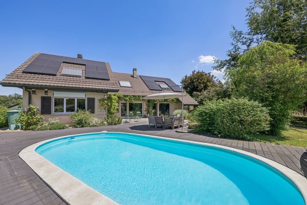 Maison familiale avec piscine et appartement indépendant 1