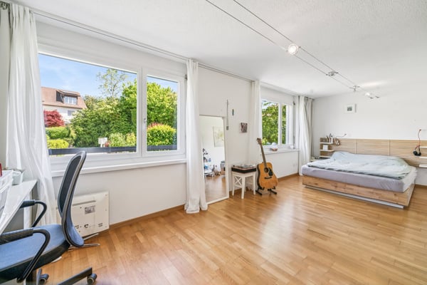 Sonniges Familien-Bijou mit traumhaft grossem Garten und viel Priva... 6