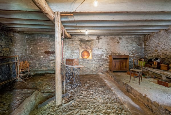 Stalla da riattare con possibilità di acquisto di ampio terreno agr... 5