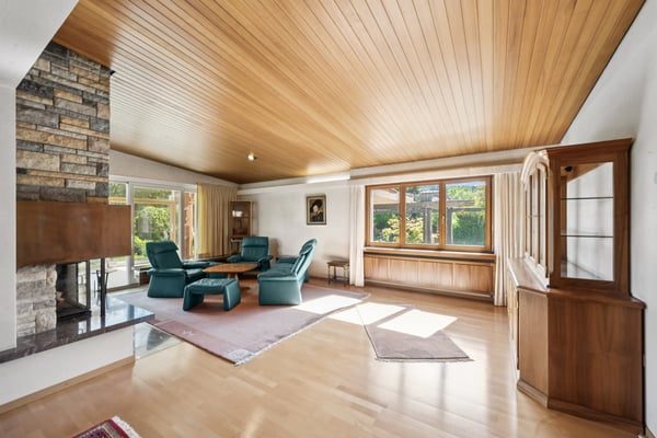 Grosszügige Villa im Grünen 2