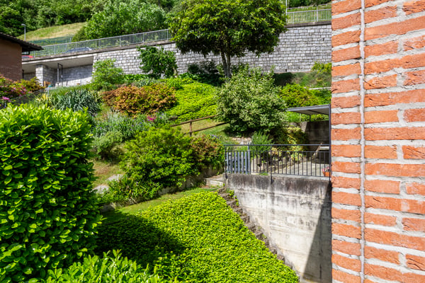 Casa unifamiliare con giardino privato e posizione tranquilla 9
