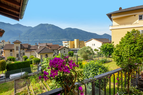 Casa unifamiliare con giardino e vista sul Lago Maggiore 4