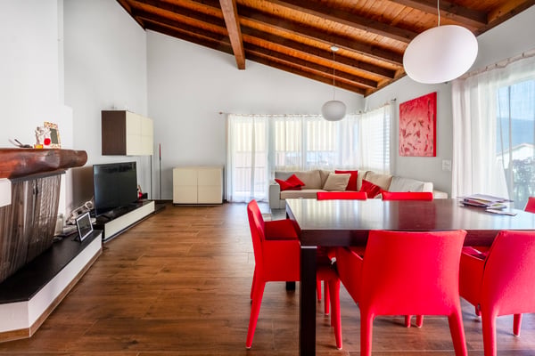 Casa unifamiliare con giardino e vista sul Lago Maggiore 5