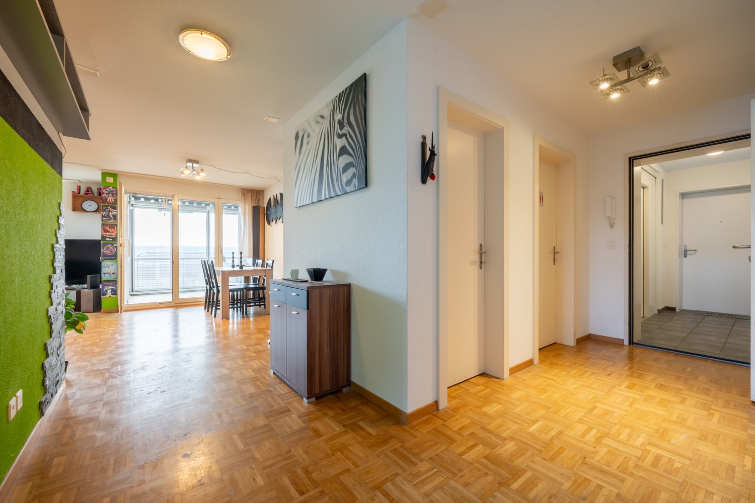 Immobilie in Langendorf - Attraktive Etagenwohnung mit Wintergarten und Alpensicht - Bild 1