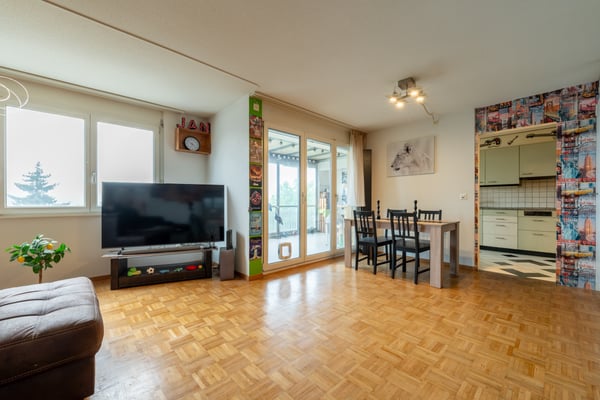 Attraktive Etagenwohnung mit Wintergarten und Alpensicht 3