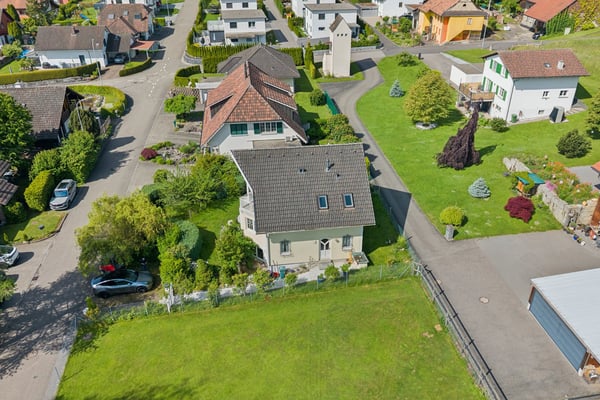 Privilegierte Lage mit Aussicht - Wohnen über Hägendorf 2