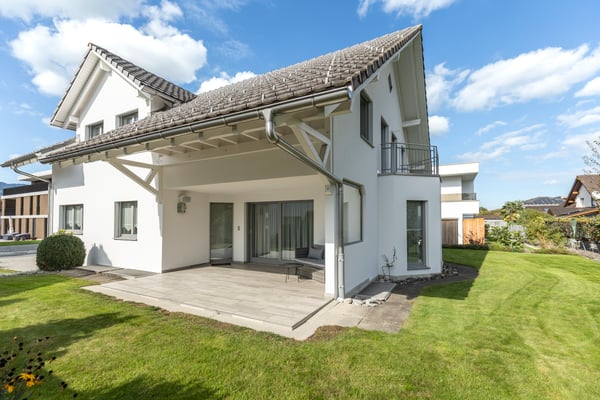 Grosszügiges Wohnen mit viel Privatsphäre an sonniger Familienlage 6
