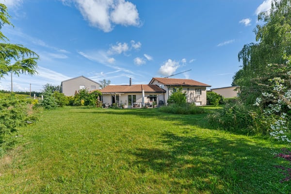 Magnifique maison familiale avec grand terrain 1