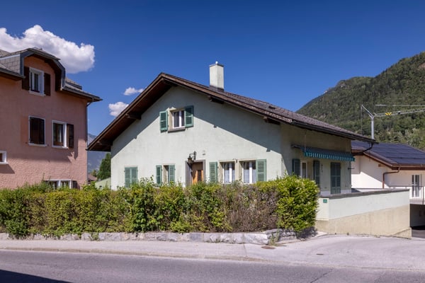 Maison avec grand potentiel à Chalais 1