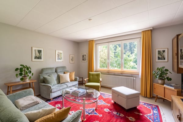 Charmantes Einfamilienhaus mit viel Potenzial und grossem Garten 2