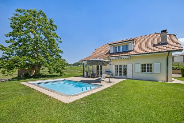 Magnifique maison avec beau jardin et piscine 9