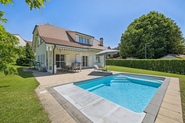Magnifique maison avec beau jardin et piscine 1