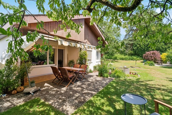 Sonnig gelegenes Einfamilienhaus mit Umschwung an ruhiger Lage 1