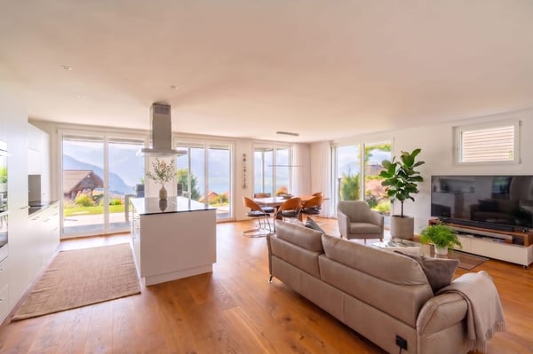 4.5 Zimmerwohnung mit See & Alpenblick 3