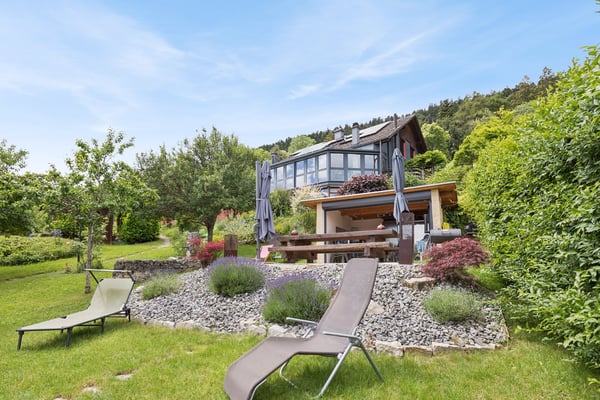 Spacieuse villa avec vue panoramique et espaces indépendants 8