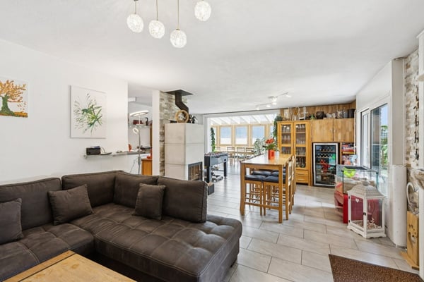 Spacieuse villa avec vue panoramique et espaces indépendants 2