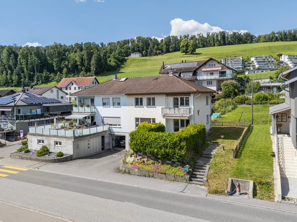 Familienfreundliche Doppelhaushälfte mit viel Potenzial 1