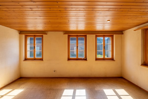 Zweifamilienhaus mit viel Umschwung am idyllischen Bach in Sumiswald 2