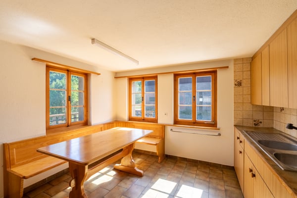 Zweifamilienhaus mit viel Umschwung am idyllischen Bach in Sumiswald 4