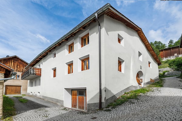 Geräumiges Engadinerhaus mit Potenzial an ruhiger Lage 1