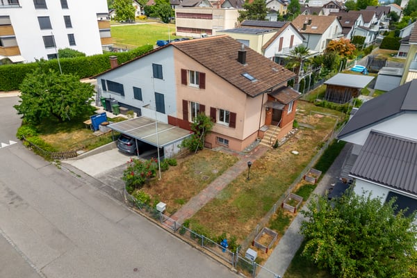 Charmante Doppelhaushälfte mit Entwicklungspotenzial 1