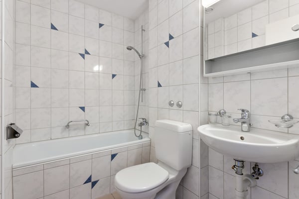 Altbauwohnung mit sonniger Ausrichtung an begehrter Lage 5