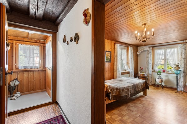 Charaktervolles Riegelhaus mit Scheune und grossem Garten 2