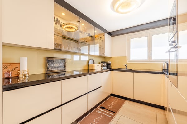 Elegante, moderne Wohnung mit grosszügiger Terrasse und viel Platz 4