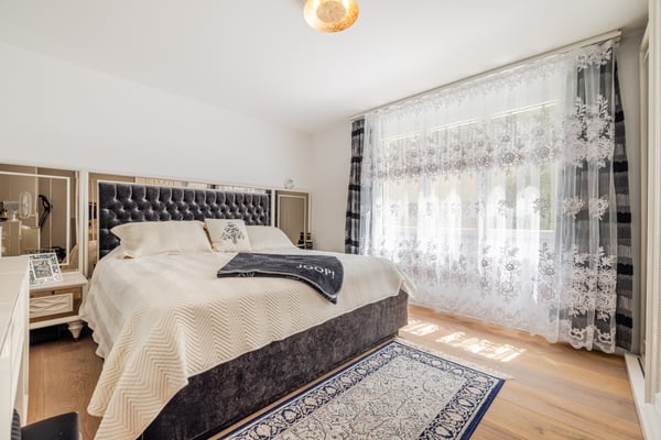 Elegante, moderne Wohnung mit grosszügiger Terrasse und viel Platz 5
