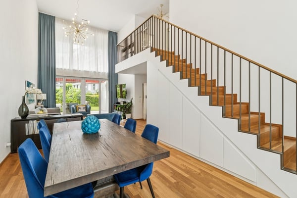 Wohnen mit Loft-Charakter: Lichtdurchflutete Maisonette mit Galerie 1