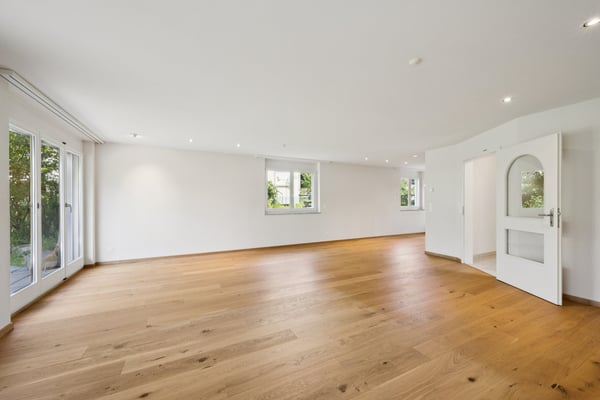 Gepflegtes 8.5-Zimmer-Einfamilienhaus an ruhiger Lage 2