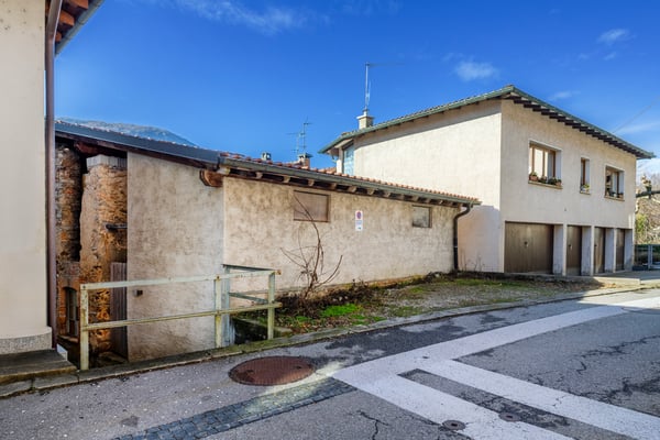 Progetto immobiliare con due unità nel cuore di Purasca 2