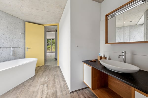 Gediegen wohnen in einer modernen 7.5-Zimmer-Villa 9