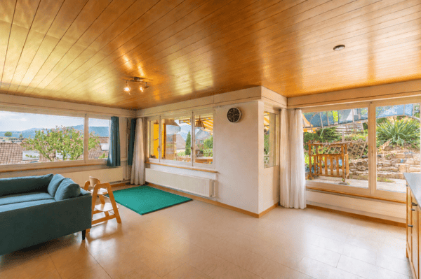 Wohnen mit Weitsicht: Haus mit 2 Wohnungen und grossem Garten 4