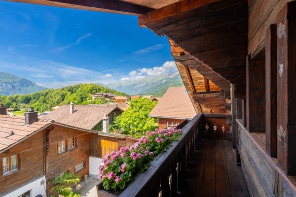 Familienidylle mit Alpenpanorama und viel Platz zum Leben 1