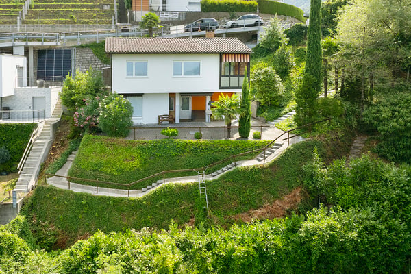 Casa unifamiliare con giardino e splendida vista aperta sul lago Ma... 1