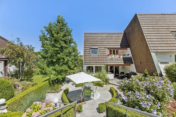 Geräumiges Haus mit wunderschönem Garten 1