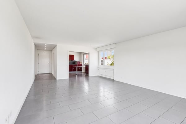 Komplett sanierte 4.5-Zimmer-Wohnung mit grosszügigem Balkon und We... 2