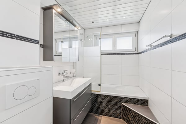 Komplett sanierte 4.5-Zimmer-Wohnung mit grosszügigem Balkon und We... 5