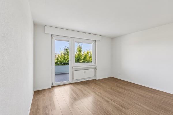 Komplett sanierte 4.5-Zimmer-Wohnung mit grosszügigem Balkon und We... 4