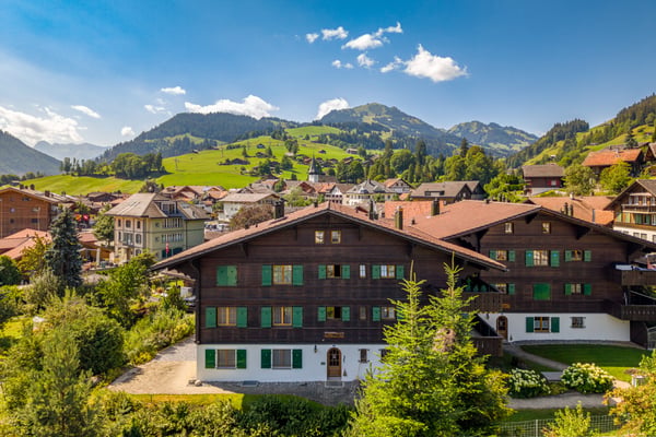 Erst- oder Zweitwohnsitz an zentraler Dorflage mit Bergpanorama 2