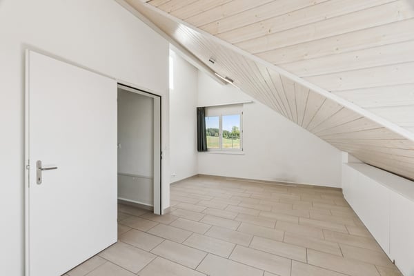 Charmante Maisonette-Dachwohnung in Bassersdorf mit Sonnenbalkon 3