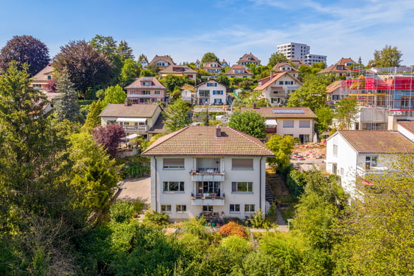 Zweifamilienhaus mit Gartenparadies und Entwicklungspotenzial 1