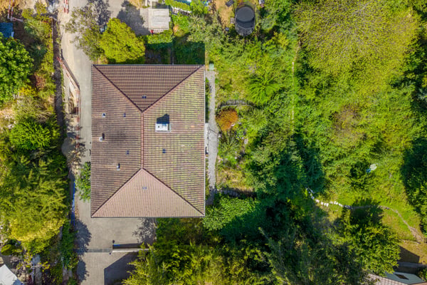 Zweifamilienhaus mit Gartenparadies und Entwicklungspotenzial 9