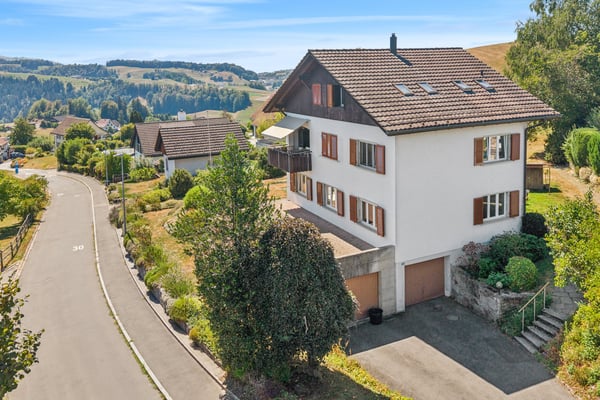 Charmantes Wohnhaus mit herrlicher Weitsicht 1