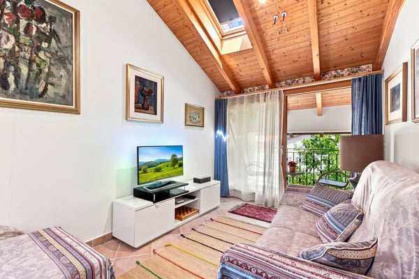 Casa plurifamiliare con charme nel cuore del paese 2