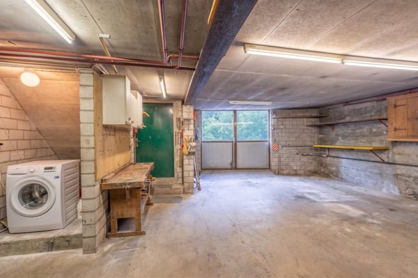 Mehrfamilienhaus mit drei Wohnungen und Doppelgarage 8