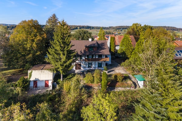 Bauland mit Bestandesliegenschaft und eigener Naturkulisse 1
